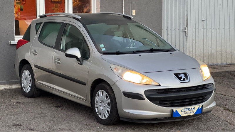 Photo 2 de l'offre de PEUGEOT 207 SW 1.4 VTI 16V TRENDY à 4990€ chez Cerran Automobile