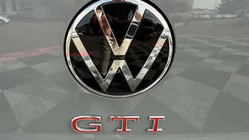 Photo 40 de l'offre de VOLKSWAGEN GOLF VIII 2.0 TSI 245CH GTI DSG7 à 34990€ chez Cerran Automobile