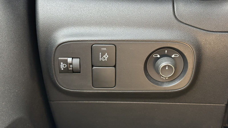 Photo 11 de l'offre de CITROEN C3 PURETECH 110CH SHINE S&S E6.D à 7990€ chez Cerran Automobile