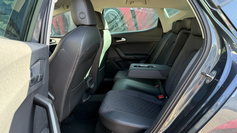 Photo 7 de l'offre de SEAT LEON 2.0 TDI 150CH FR DSG7 à 18990€ chez Cerran Automobile