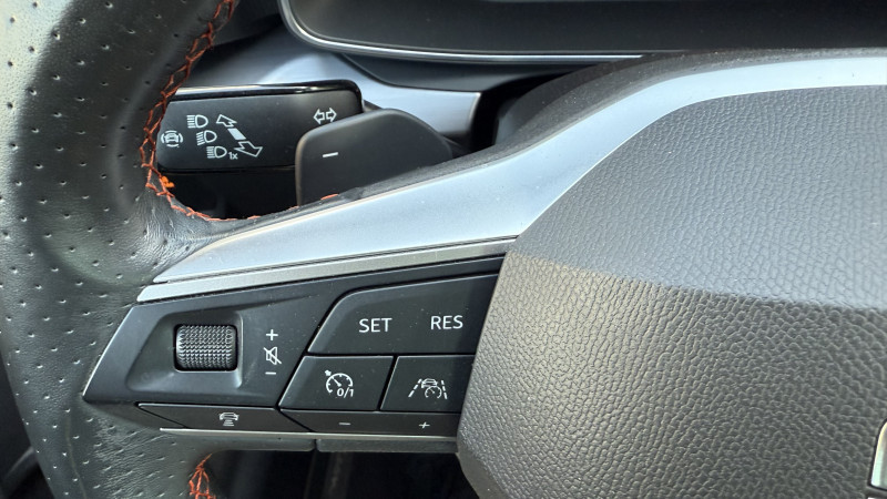 Photo 18 de l'offre de SEAT LEON 2.0 TDI 150CH FR DSG7 à 18990€ chez Cerran Automobile