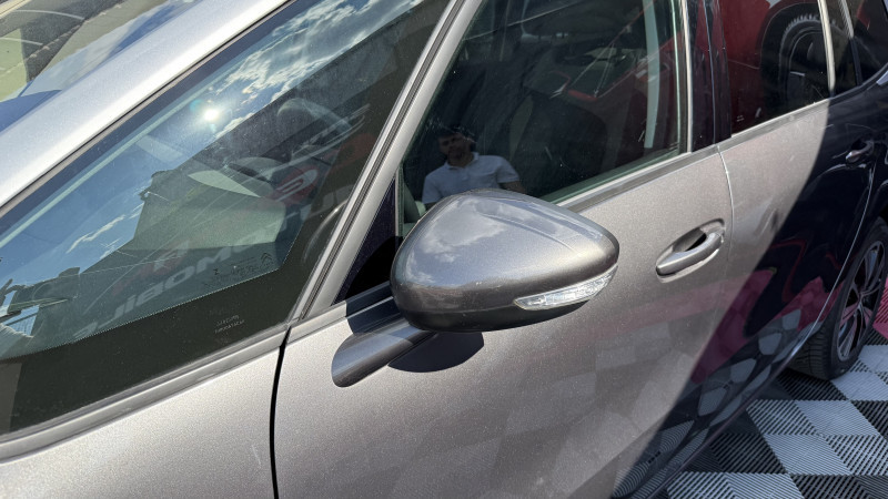 Photo 35 de l'offre de CITROEN GRAND C4 PICASSO PURETECH 130CH FEEL S&S EAT6 à 11990€ chez Cerran Automobile