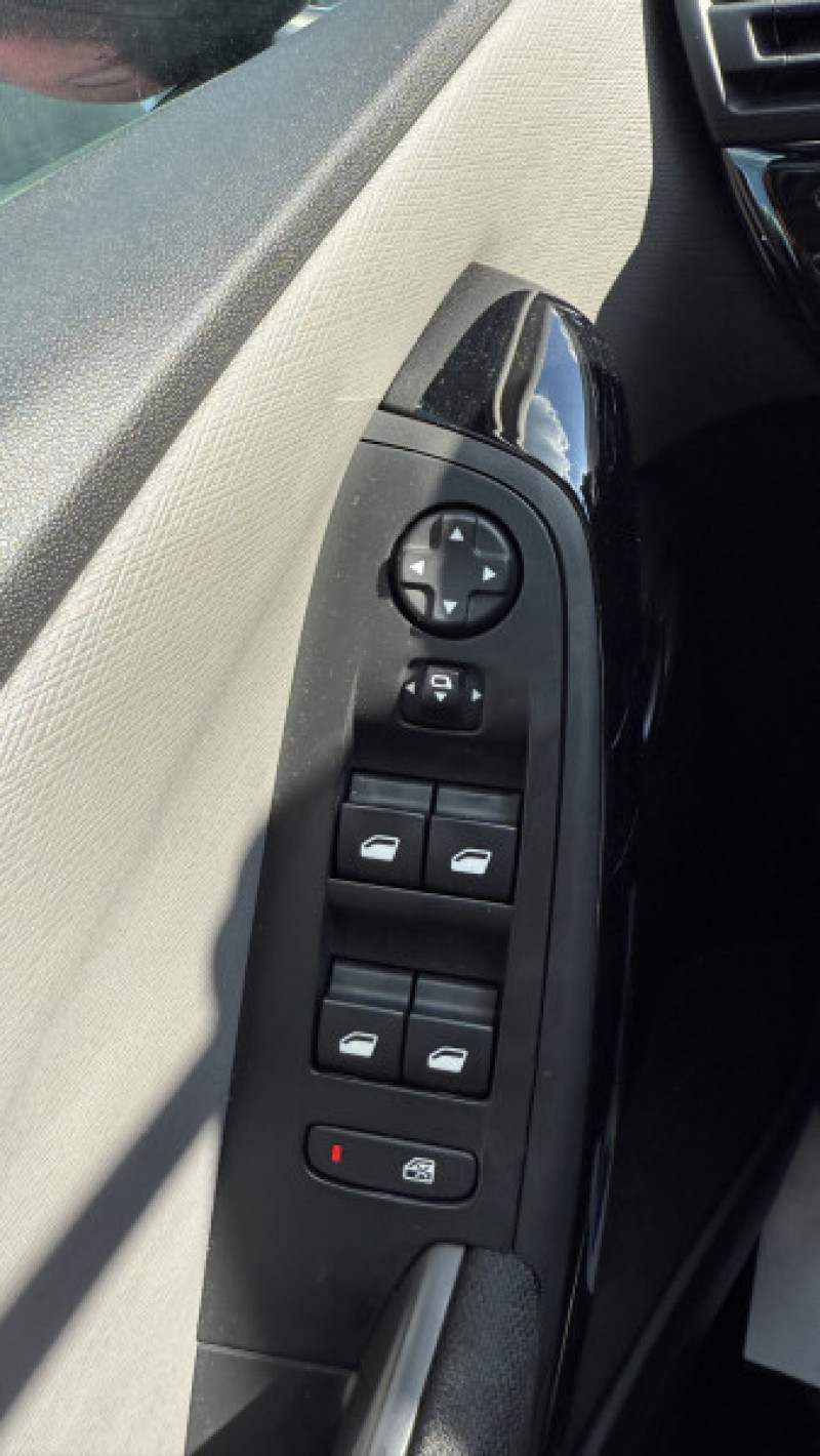 Photo 19 de l'offre de CITROEN GRAND C4 PICASSO PURETECH 130CH FEEL S&S EAT6 à 11990€ chez Cerran Automobile