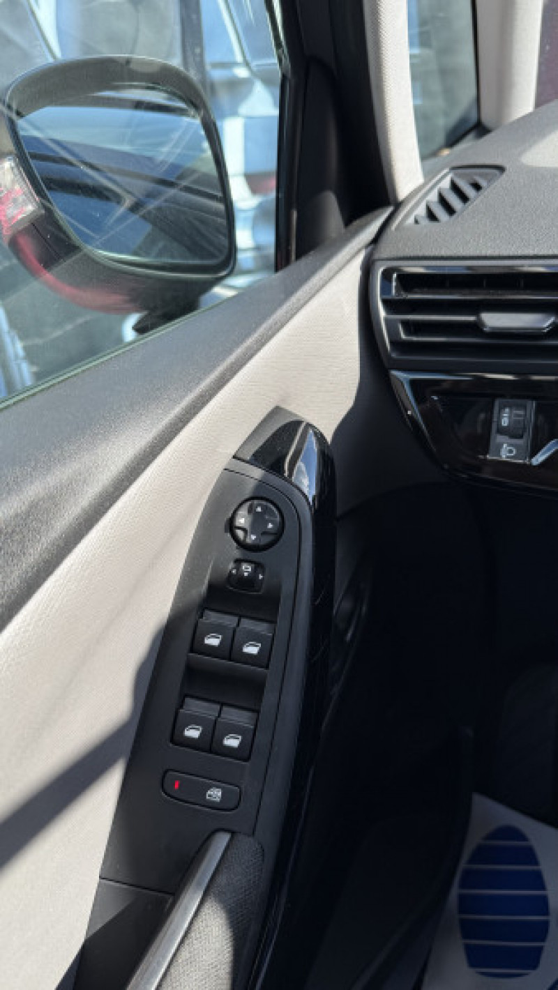 Photo 12 de l'offre de CITROEN GRAND C4 PICASSO PURETECH 130CH FEEL S&S EAT6 à 11990€ chez Cerran Automobile