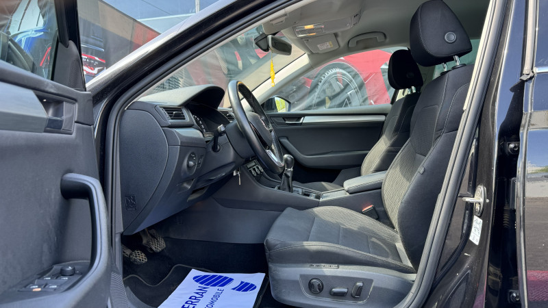 Photo 6 de l'offre de SKODA SUPERB COMBI 2.0 TDI 150 GREENTEC AMBITION à 13990€ chez Cerran Automobile