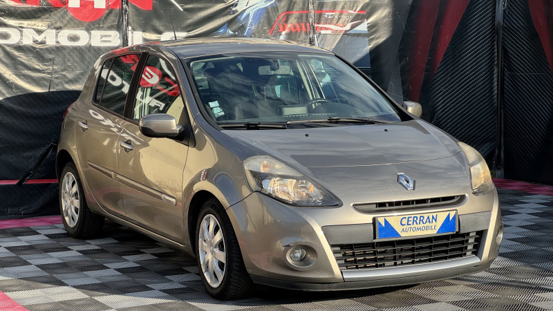 Photo 37 de l'offre de RENAULT CLIO III 1.5 DCI 75CH EXPRESSION CLIM ECOÂ² 5P à 5990€ chez Cerran Automobile