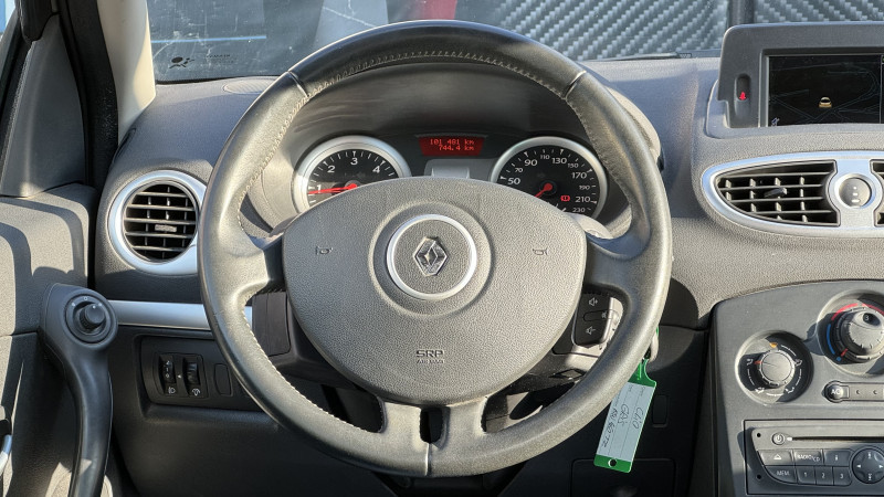 Photo 23 de l'offre de RENAULT CLIO III 1.5 DCI 75CH EXPRESSION CLIM ECOÂ² 5P à 5990€ chez Cerran Automobile
