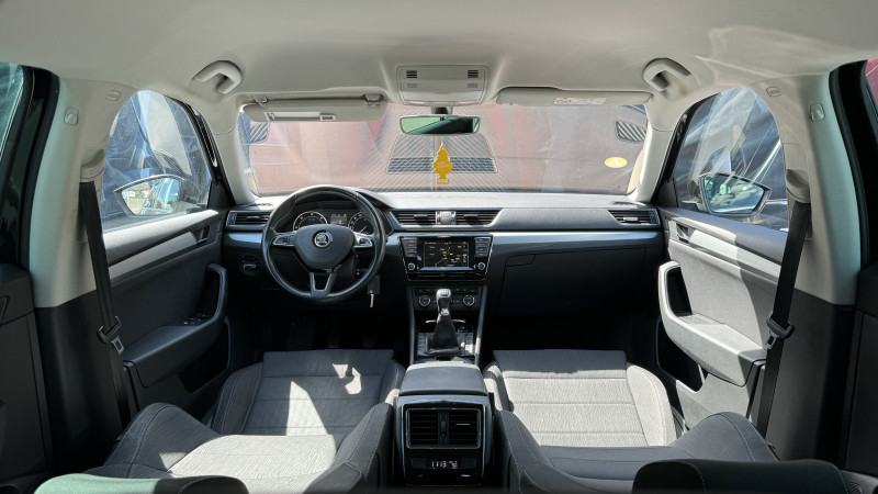 Photo 5 de l'offre de SKODA SUPERB COMBI 2.0 TDI 150 GREENTEC AMBITION à 13990€ chez Cerran Automobile
