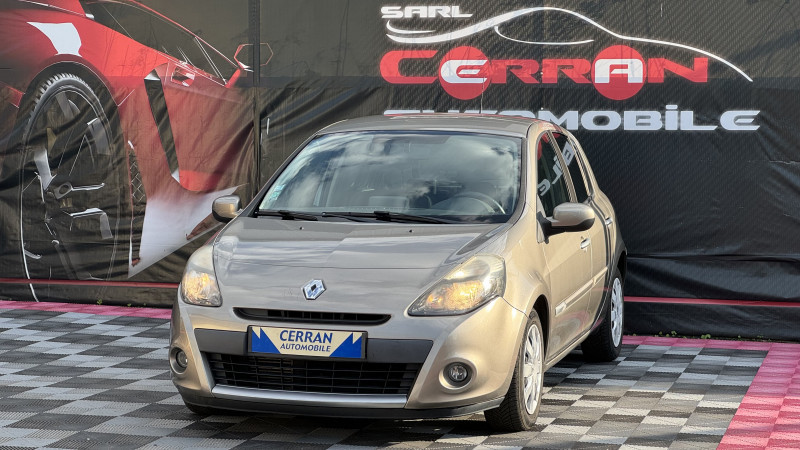 Photo 38 de l'offre de RENAULT CLIO III 1.5 DCI 75CH EXPRESSION CLIM ECOÂ² 5P à 5990€ chez Cerran Automobile
