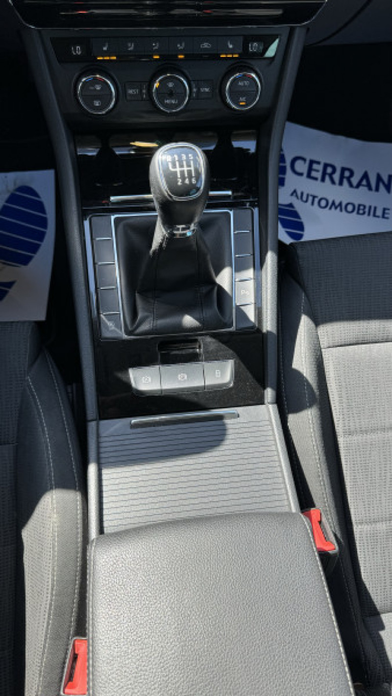 Photo 14 de l'offre de SKODA SUPERB COMBI 2.0 TDI 150 GREENTEC AMBITION à 13990€ chez Cerran Automobile