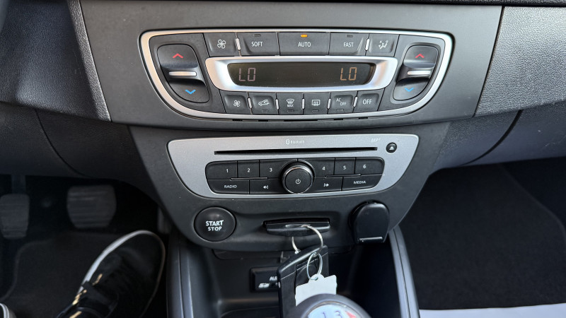 Photo 13 de l'offre de RENAULT MEGANE III 1.5 DCI 110CH ENERGY BUSINESS ECOÂ² à 5990€ chez Cerran Automobile