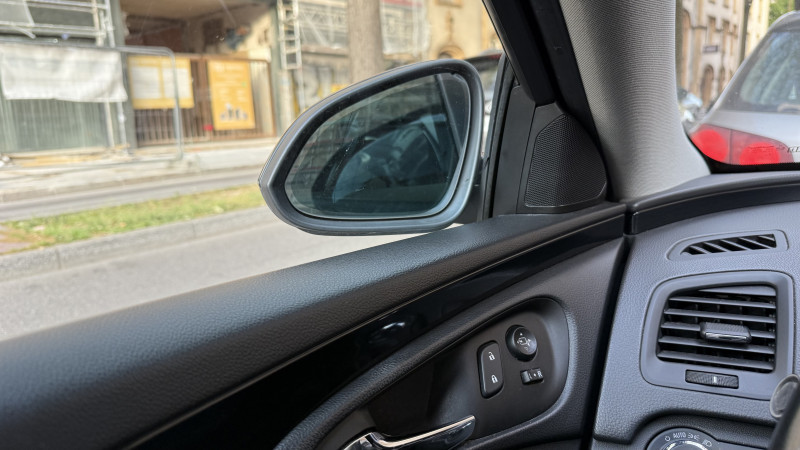 Photo 25 de l'offre de OPEL INSIGNIA 2.0 CDTI ECOFLEX 140CH COSMO START&STOP 5P à 7990€ chez Cerran Automobile