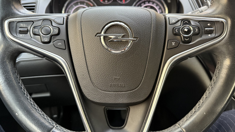 Photo 16 de l'offre de OPEL INSIGNIA 2.0 CDTI ECOFLEX 140CH COSMO START&STOP 5P à 7990€ chez Cerran Automobile