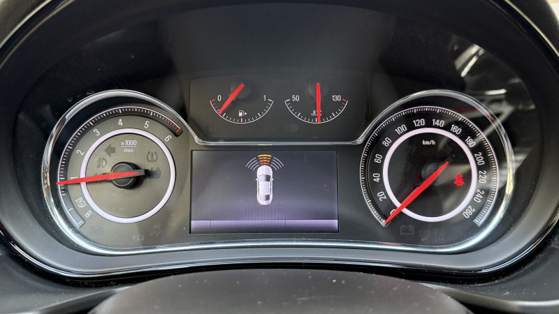 Photo 19 de l'offre de OPEL INSIGNIA 2.0 CDTI ECOFLEX 140CH COSMO START&STOP 5P à 7990€ chez Cerran Automobile