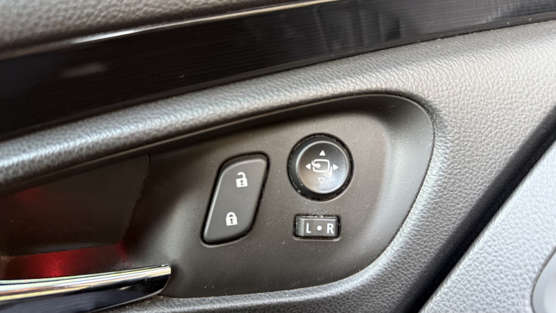 Photo 20 de l'offre de OPEL INSIGNIA 2.0 CDTI ECOFLEX 140CH COSMO START&STOP 5P à 7990€ chez Cerran Automobile