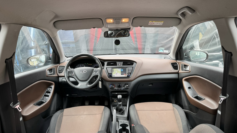 Photo 5 de l'offre de HYUNDAI I20 1.2 84 CREATIVE à 6990€ chez Cerran Automobile