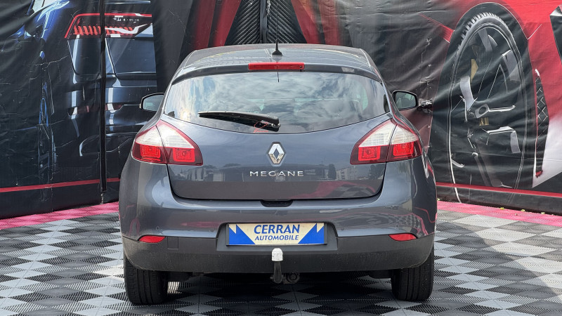Photo 38 de l'offre de RENAULT MEGANE III 1.5 DCI 110CH ENERGY LIMITED ECOÂ² 2015 à 7490€ chez Cerran Automobile