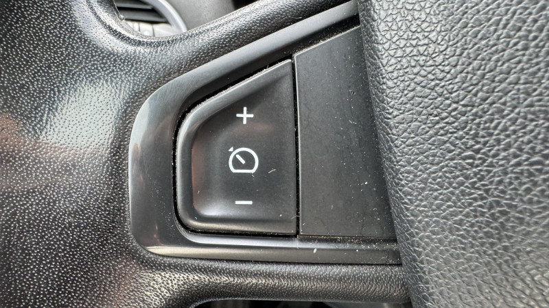 Photo 11 de l'offre de RENAULT MEGANE III 1.5 DCI 110CH ENERGY LIMITED ECOÂ² 2015 à 7490€ chez Cerran Automobile
