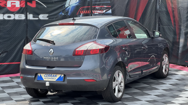 Photo 8 de l'offre de RENAULT MEGANE III 1.5 DCI 110CH ENERGY LIMITED ECOÂ² 2015 à 7490€ chez Cerran Automobile