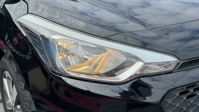 Photo 30 de l'offre de HYUNDAI I20 1.2 84 CREATIVE à 6990€ chez Cerran Automobile