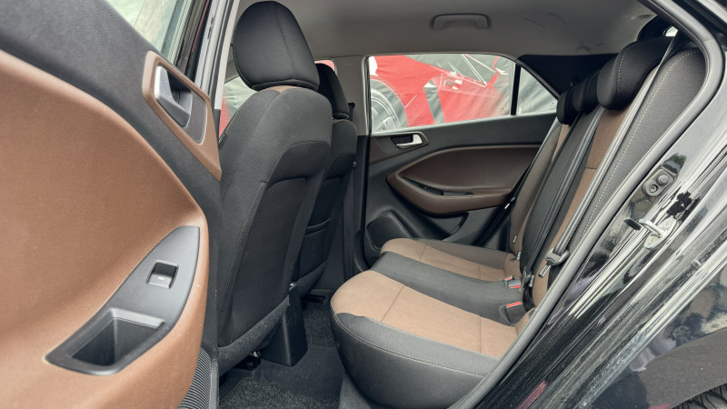 Photo 7 de l'offre de HYUNDAI I20 1.2 84 CREATIVE à 6990€ chez Cerran Automobile