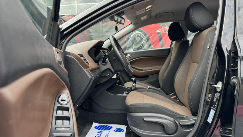 Photo 6 de l'offre de HYUNDAI I20 1.2 84 CREATIVE à 6990€ chez Cerran Automobile