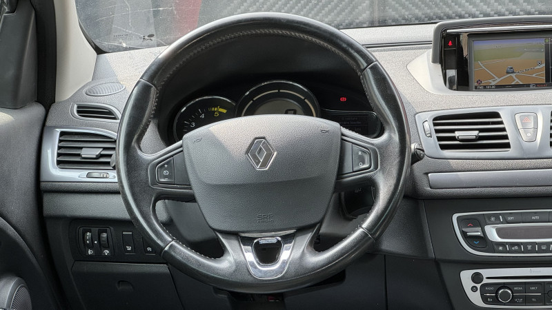 Photo 26 de l'offre de RENAULT MEGANE III 1.5 DCI 110CH ENERGY LIMITED ECOÂ² 2015 à 7490€ chez Cerran Automobile