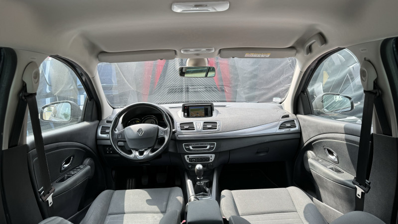 Photo 5 de l'offre de RENAULT MEGANE III 1.5 DCI 110CH ENERGY LIMITED ECOÂ² 2015 à 7490€ chez Cerran Automobile
