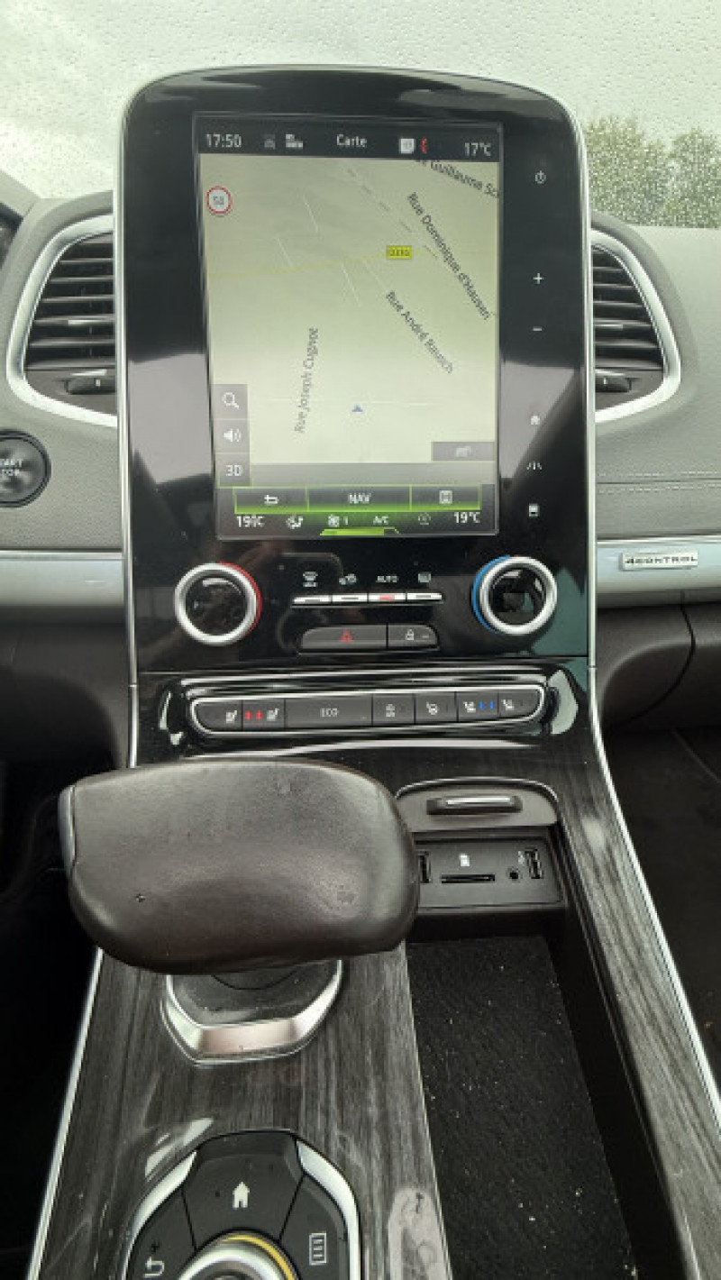 Photo 32 de l'offre de RENAULT ESPACE V 1.8 TCE 225CH ENERGY INITIALE PARIS EDC à 17990€ chez Cerran Automobile