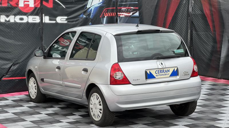 Photo 9 de l'offre de RENAULT CLIO II 1.5 DCI 65CH CAMPUS 5P à 3990€ chez Cerran Automobile