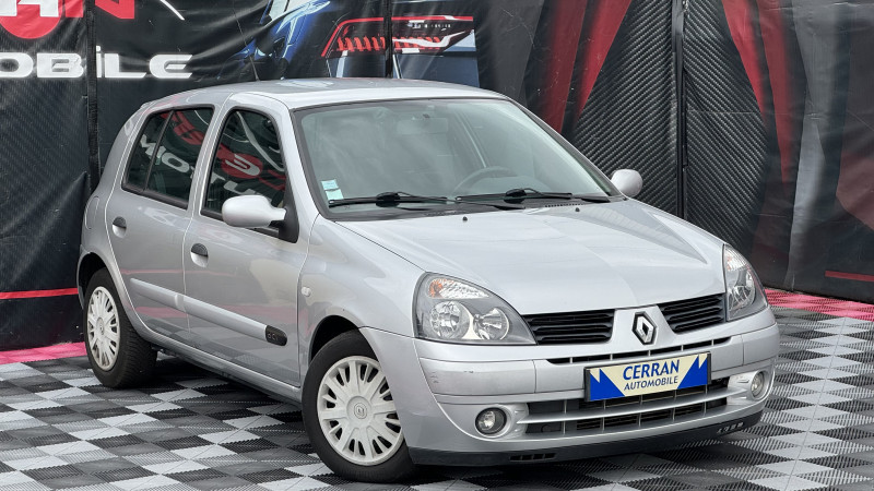 Photo 2 de l'offre de RENAULT CLIO II 1.5 DCI 65CH CAMPUS 5P à 3990€ chez Cerran Automobile