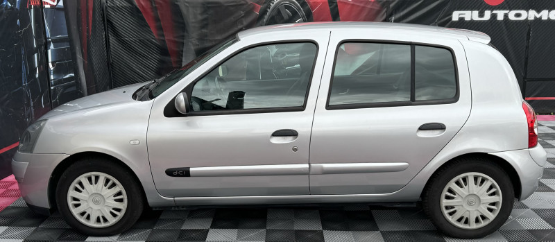 Photo 3 de l'offre de RENAULT CLIO II 1.5 DCI 65CH CAMPUS 5P à 3990€ chez Cerran Automobile