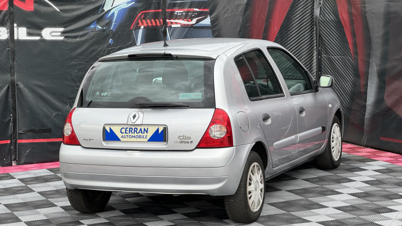 Photo 4 de l'offre de RENAULT CLIO II 1.5 DCI 65CH CAMPUS 5P à 3990€ chez Cerran Automobile