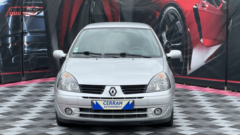 Photo 32 de l'offre de RENAULT CLIO II 1.5 DCI 65CH CAMPUS 5P à 3990€ chez Cerran Automobile