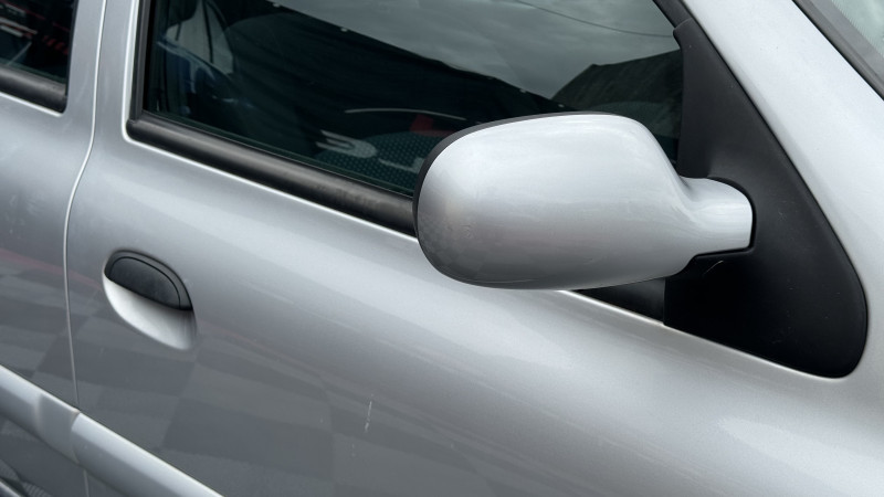 Photo 28 de l'offre de RENAULT CLIO II 1.5 DCI 65CH CAMPUS 5P à 3990€ chez Cerran Automobile