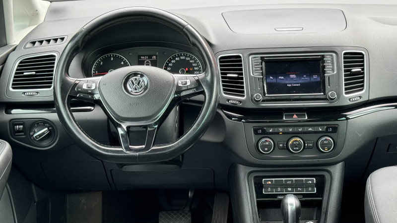 Photo 32 de l'offre de VOLKSWAGEN SHARAN 2.0 TDI 150CH BLUEMOTION TECHNOLOGY CARAT DSG6 à 19990€ chez Cerran Automobile