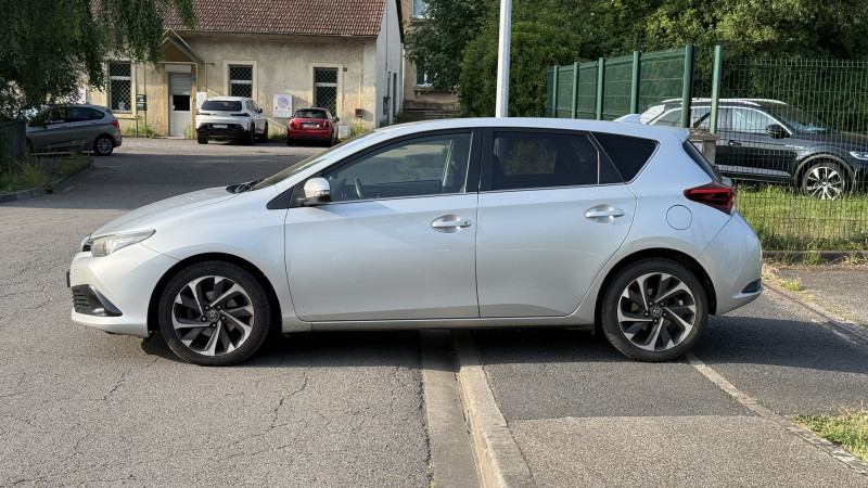 Photo 9 de l'offre de TOYOTA AURIS 1.2 TURBO 116CH TECHNOLINE à 11990€ chez Cerran Automobile