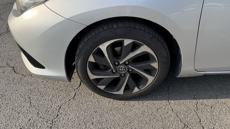 Photo 39 de l'offre de TOYOTA AURIS 1.2 TURBO 116CH TECHNOLINE à 11990€ chez Cerran Automobile