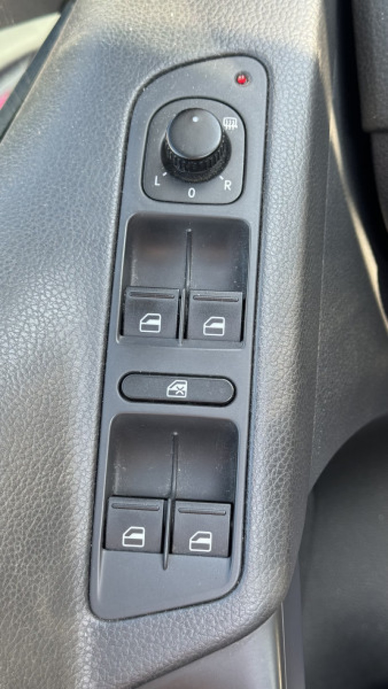 Photo 15 de l'offre de VOLKSWAGEN TIGUAN 2.0 TDI 110CH BLUEMOTION TECHNOLOGY FAP à 8990€ chez Cerran Automobile