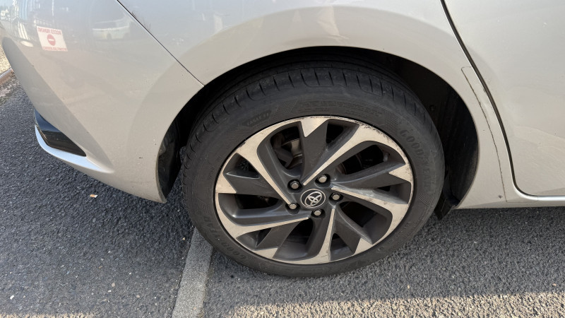 Photo 37 de l'offre de TOYOTA AURIS 1.2 TURBO 116CH TECHNOLINE à 11990€ chez Cerran Automobile