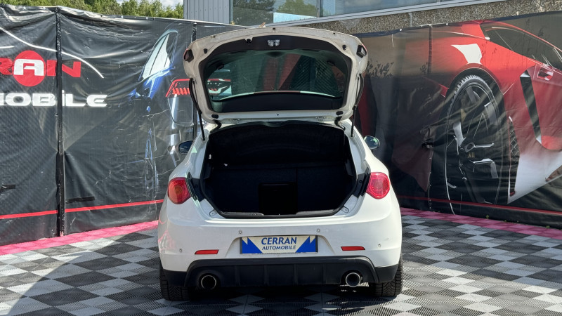 Photo 9 de l'offre de ALFA ROMEO GIULIETTA 1.6 JTDM DISTINCTIVE STOP&START à 5990€ chez Cerran Automobile