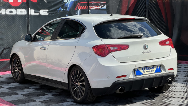 Photo 3 de l'offre de ALFA ROMEO GIULIETTA 1.6 JTDM DISTINCTIVE STOP&START à 5990€ chez Cerran Automobile