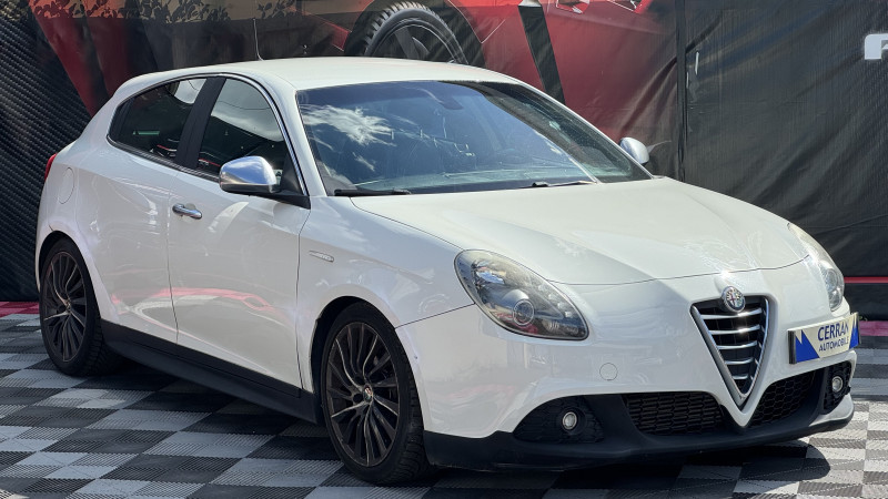Photo 43 de l'offre de ALFA ROMEO GIULIETTA 1.6 JTDM DISTINCTIVE STOP&START à 5990€ chez Cerran Automobile