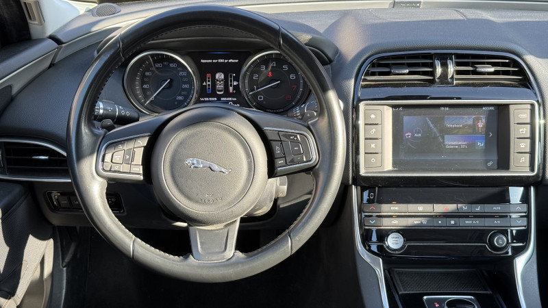 Photo 11 de l'offre de JAGUAR XE 2.0 240CH PURE BVA8 à 17990€ chez Cerran Automobile