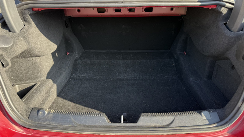 Photo 8 de l'offre de JAGUAR XE 2.0 240CH PURE BVA8 à 17990€ chez Cerran Automobile