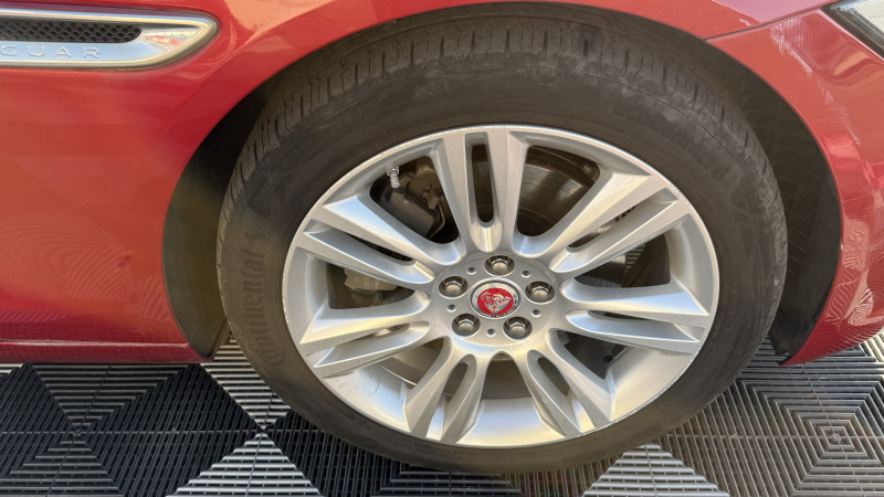 Photo 32 de l'offre de JAGUAR XE 2.0 240CH PURE BVA8 à 17990€ chez Cerran Automobile