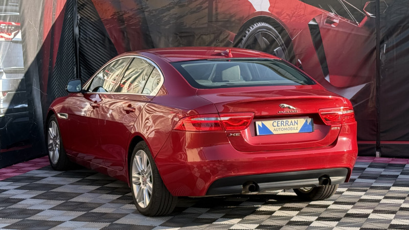 Photo 10 de l'offre de JAGUAR XE 2.0 240CH PURE BVA8 à 17990€ chez Cerran Automobile