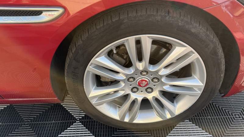 Photo 33 de l'offre de JAGUAR XE 2.0 240CH PURE BVA8 à 17990€ chez Cerran Automobile