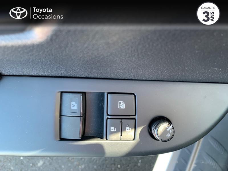 Photo 21 de l'offre de TOYOTA Hilux 2.4 D-4D Simple Cabine LeCap 2WD RC21 à 37980€ chez Toyota Professionnal Brest
