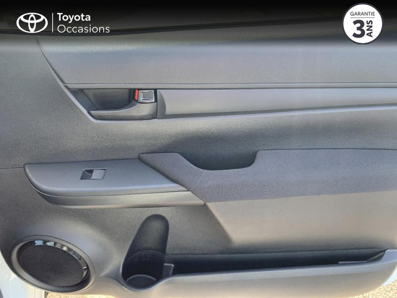 Photo 12 de l'offre de TOYOTA Hilux 2.4 D-4D Simple Cabine LeCap 2WD RC21 à 37980€ chez Toyota Professionnal Brest